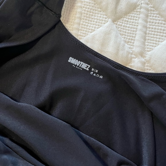 Aerie Smoothez | Black Crop Top Tank Top Medium - Picture 2 of 3